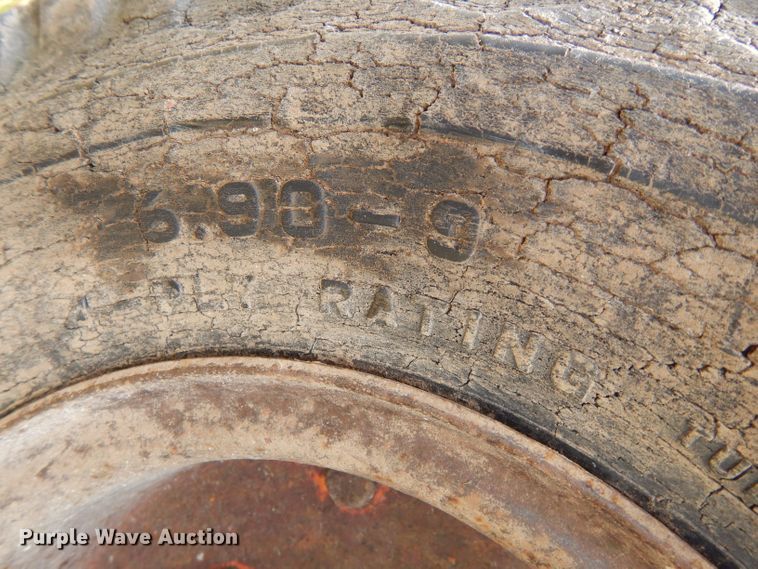 image for item LP9413 International Vibra Shank  field cultivator