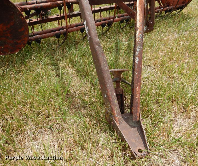 image for item LP9416 AVCO New Idea  hay rake