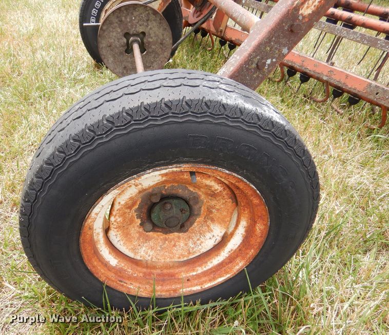 image for item LP9416 AVCO New Idea  hay rake