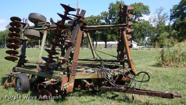 image for item LP9423 John Deere  double off-set disk