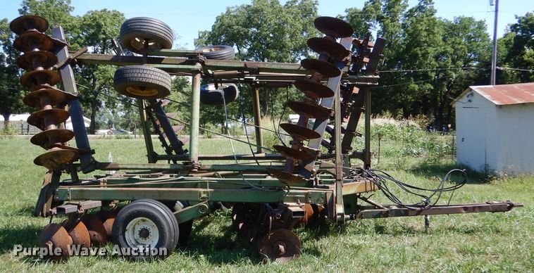 image for item LP9423 John Deere  double off-set disk