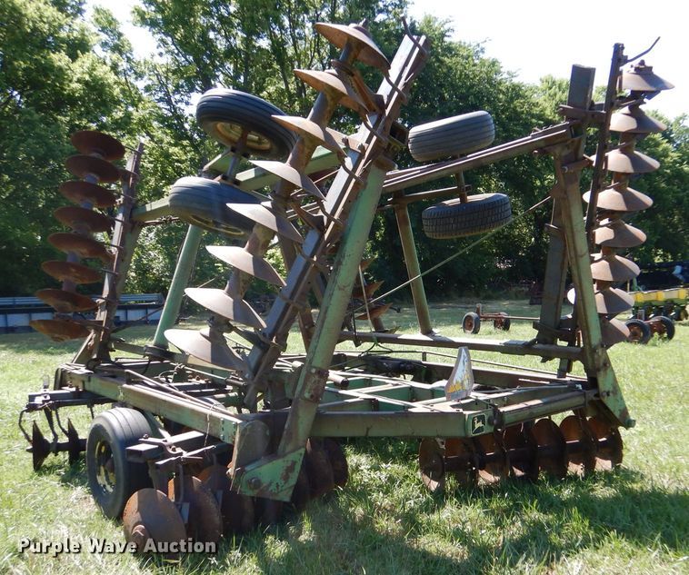 image for item LP9423 John Deere  double off-set disk