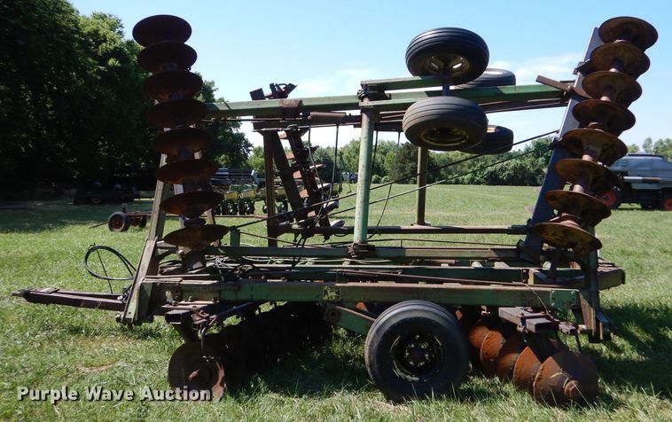 image for item LP9423 John Deere  double off-set disk