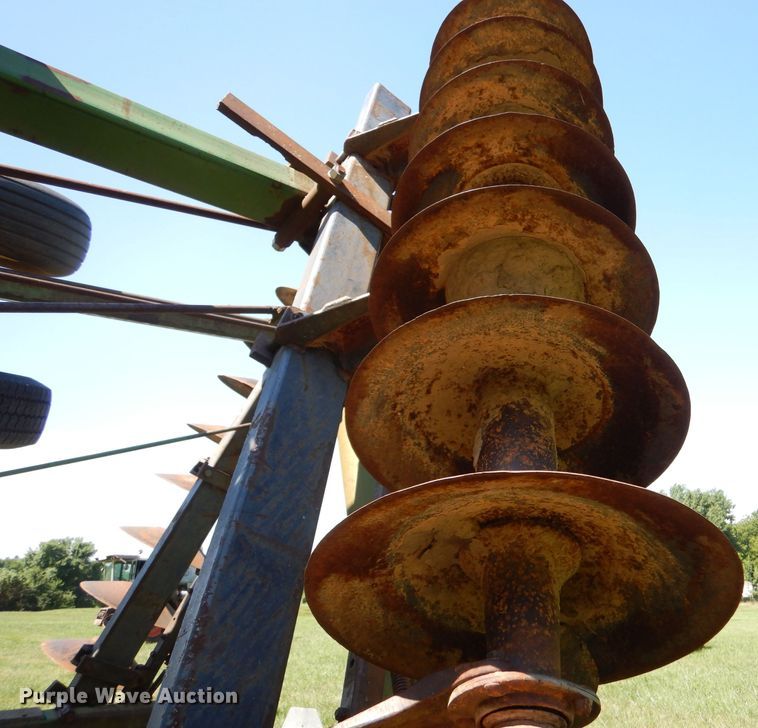 image for item LP9423 John Deere  double off-set disk