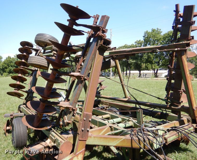 image for item LP9423 John Deere  double off-set disk