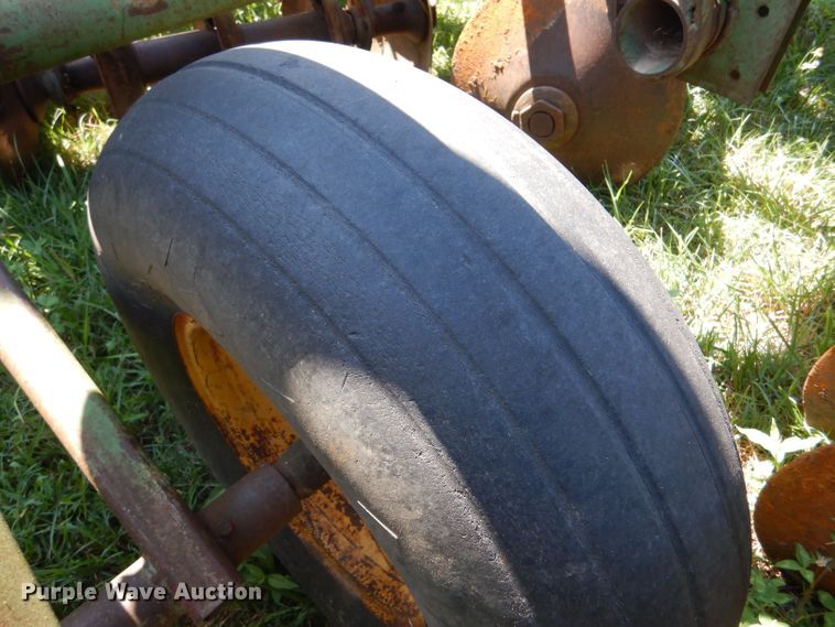 image for item LP9423 John Deere  double off-set disk