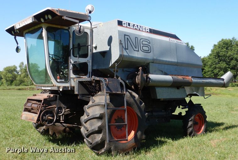 image for item LP9424 1980 Gleaner N6  combine