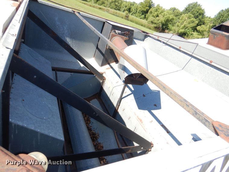 image for item LP9424 1980 Gleaner N6  combine