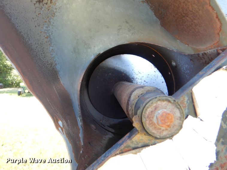 image for item LP9424 1980 Gleaner N6  combine