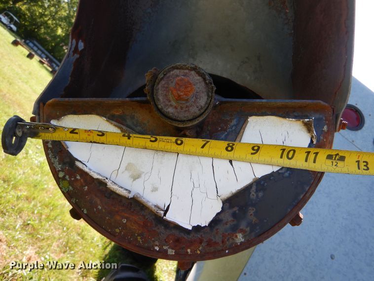 image for item LP9424 1980 Gleaner N6  combine