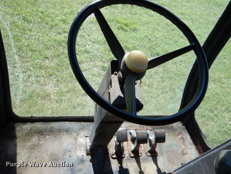 image for item LP9424 1980 Gleaner N6  combine
