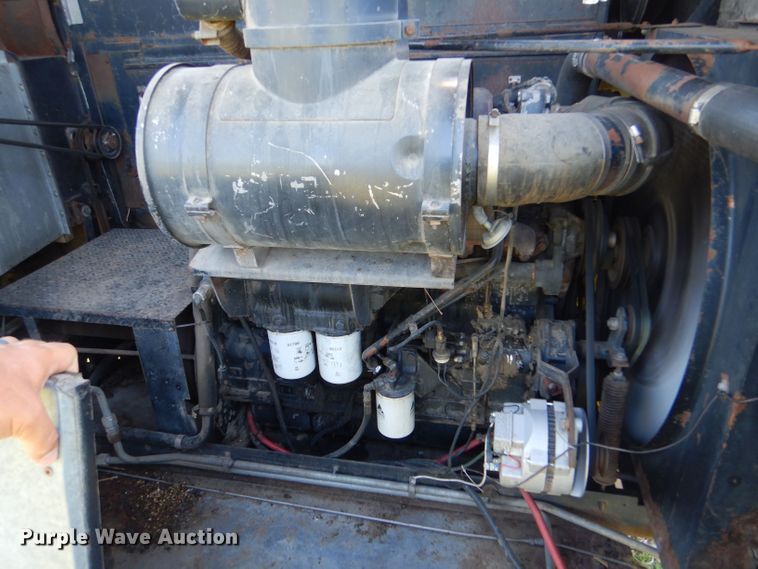 image for item LP9424 1980 Gleaner N6  combine