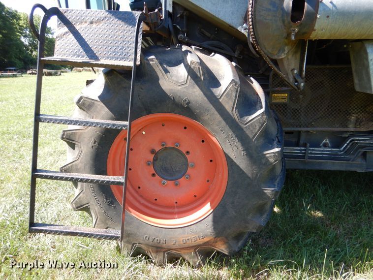 image for item LP9424 1980 Gleaner N6  combine
