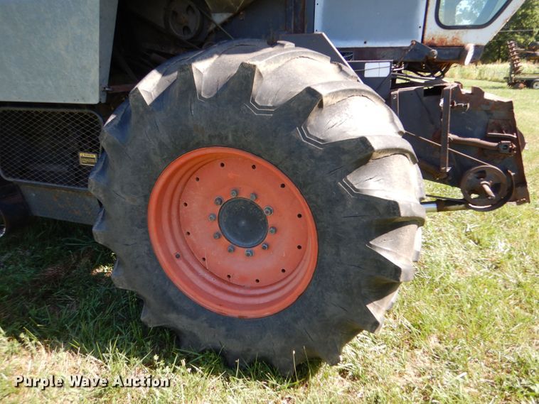image for item LP9424 1980 Gleaner N6  combine