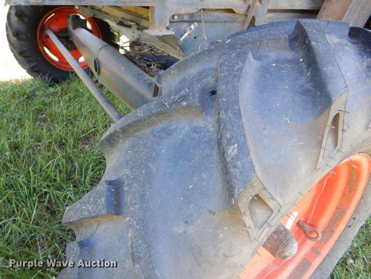 image for item LP9424 1980 Gleaner N6  combine