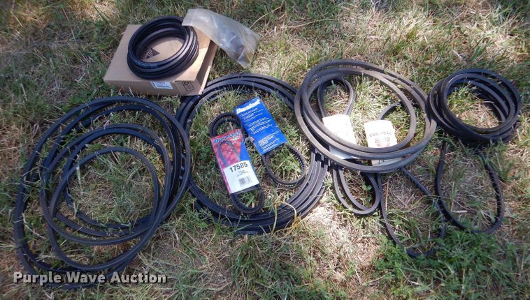 image for item LP9424 1980 Gleaner N6  combine