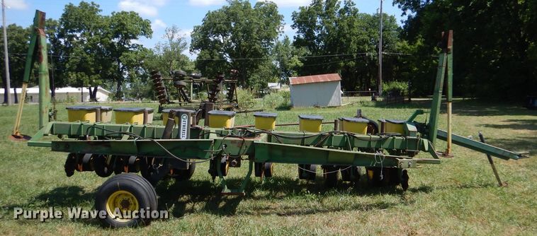 image for item LP9425 John Deere P7000  planter