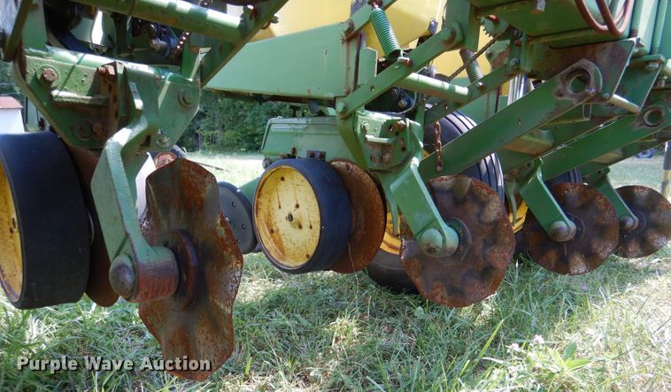 image for item LP9425 John Deere P7000  planter