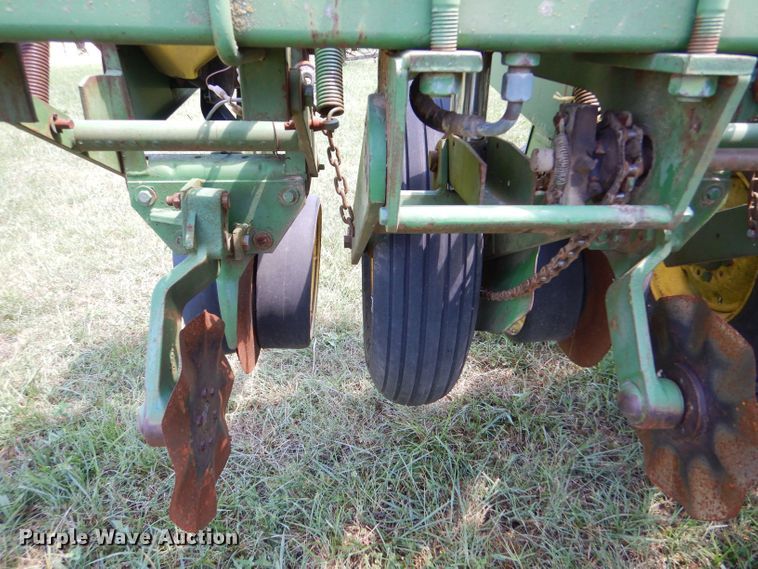image for item LP9425 John Deere P7000  planter