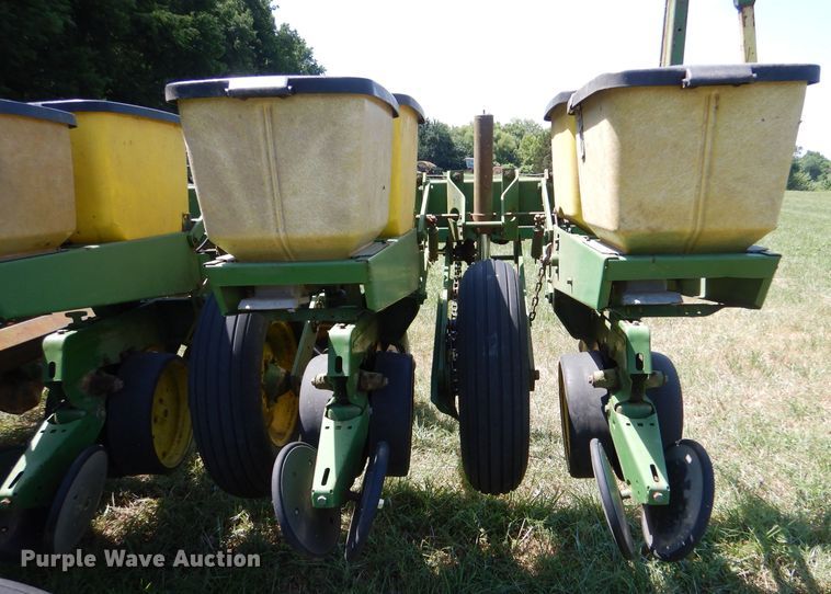 image for item LP9425 John Deere P7000  planter