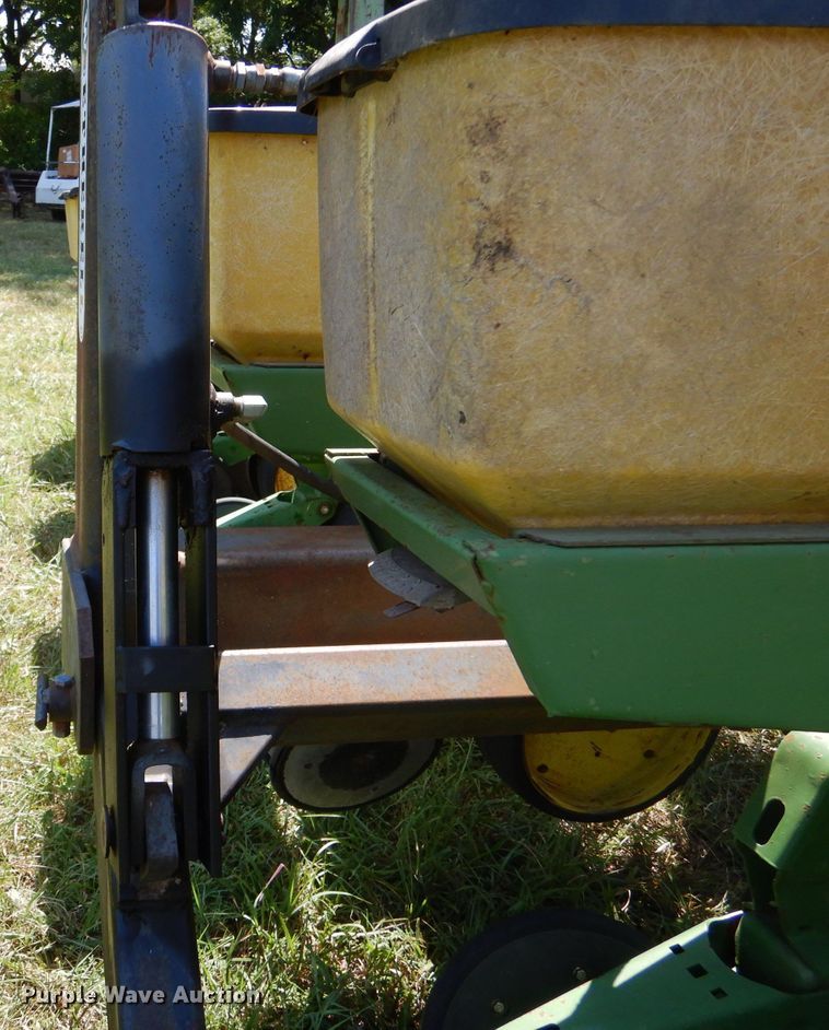 image for item LP9425 John Deere P7000  planter