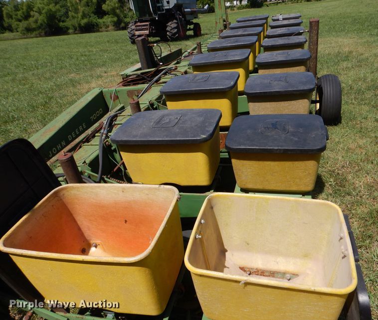 image for item LP9425 John Deere P7000  planter