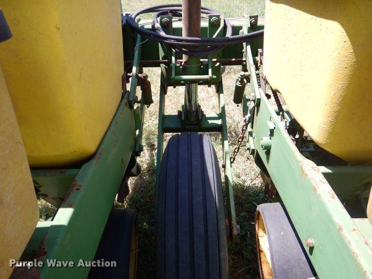 image for item LP9425 John Deere P7000  planter