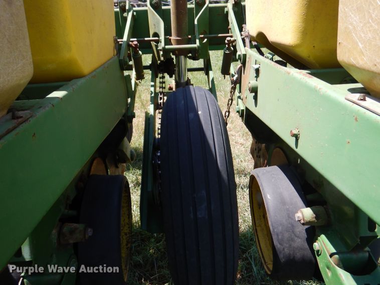 image for item LP9425 John Deere P7000  planter