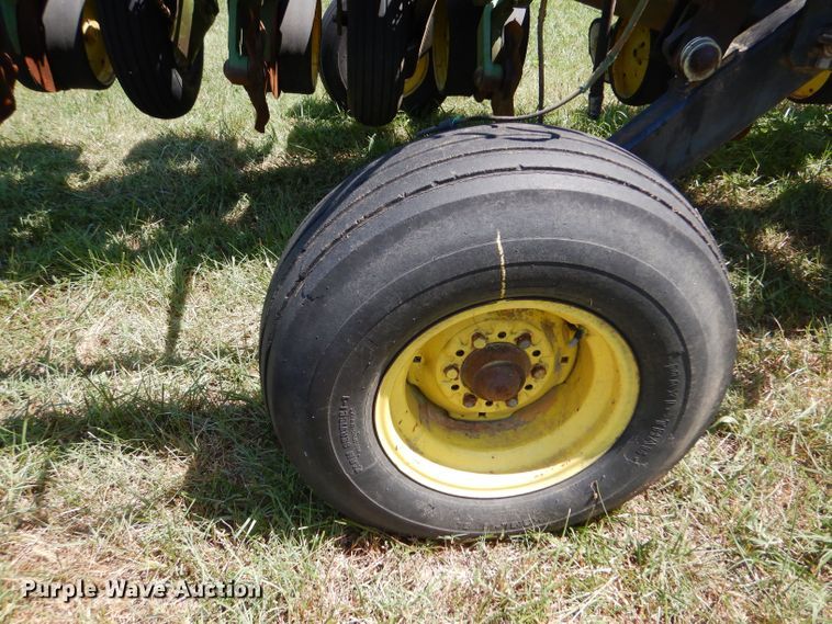 image for item LP9425 John Deere P7000  planter