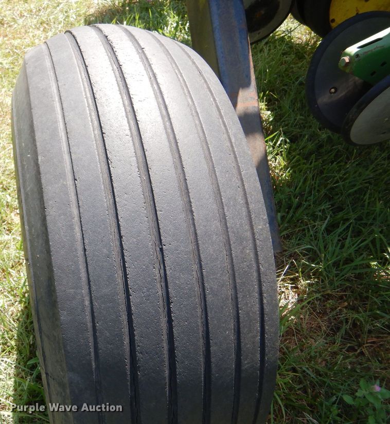 image for item LP9425 John Deere P7000  planter