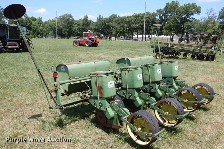 image for item LP9426 John Deere P1240  planter