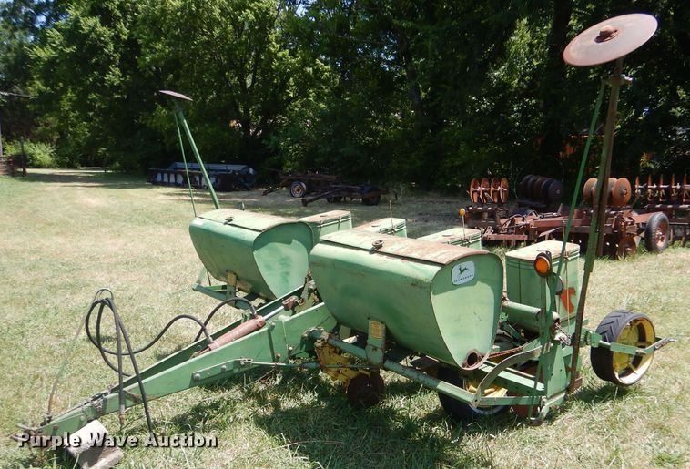 image for item LP9426 John Deere P1240  planter