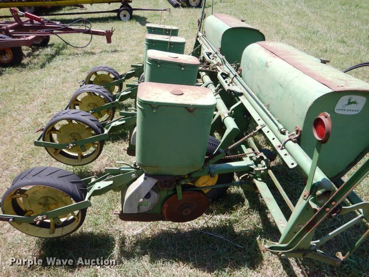 image for item LP9426 John Deere P1240  planter