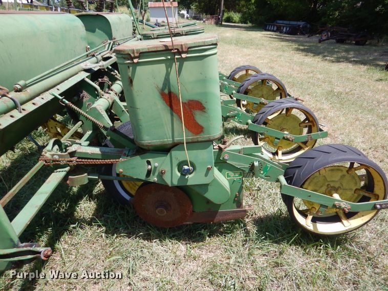 image for item LP9426 John Deere P1240  planter