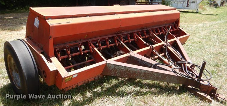 image for item LP9430 International 5100 Soybean Special  grain drill
