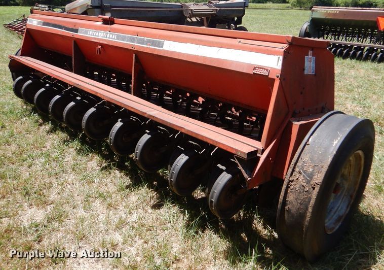 image for item LP9430 International 5100 Soybean Special  grain drill
