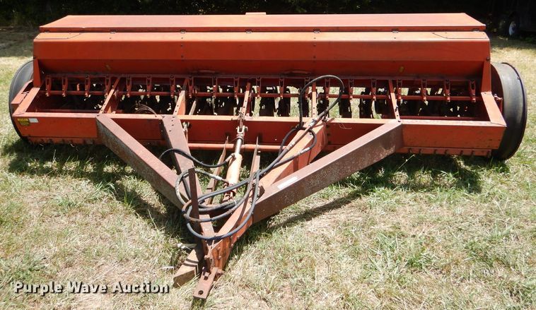 image for item LP9430 International 5100 Soybean Special  grain drill