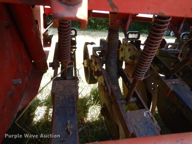 image for item LP9430 International 5100 Soybean Special  grain drill