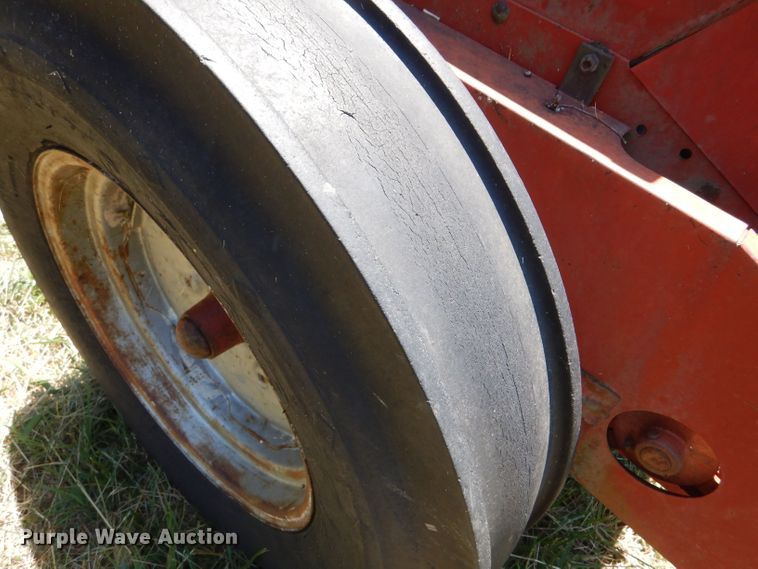 image for item LP9430 International 5100 Soybean Special  grain drill