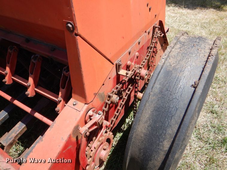 image for item LP9430 International 5100 Soybean Special  grain drill