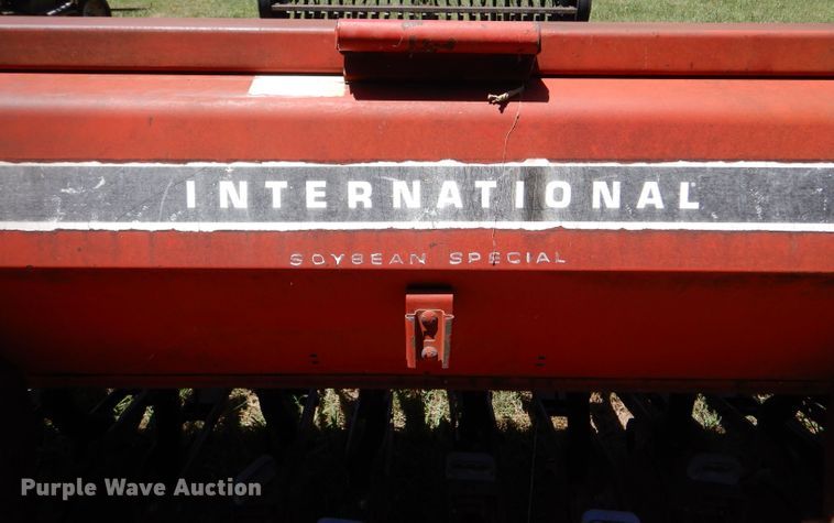 image for item LP9430 International 5100 Soybean Special  grain drill