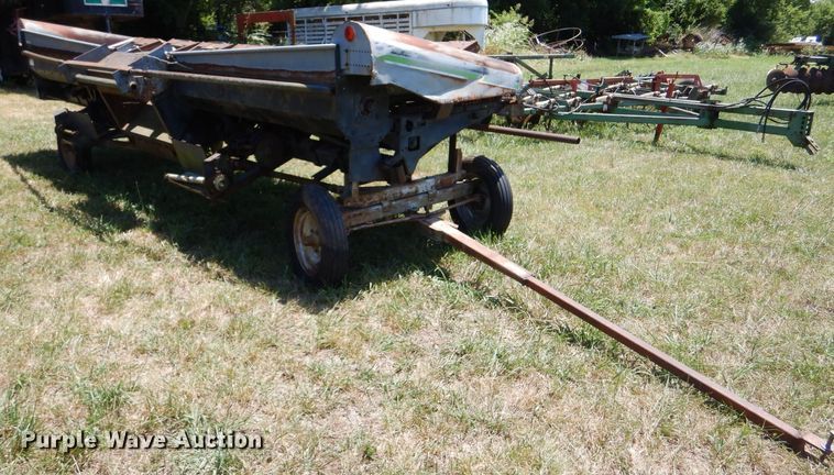 image for item LP9431 Allis Chalmers 830N  corn head