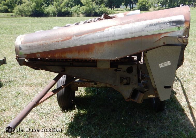 image for item LP9431 Allis Chalmers 830N  corn head