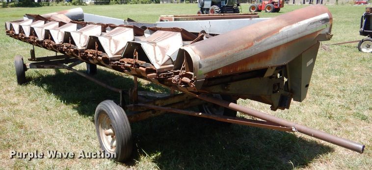 image for item LP9431 Allis Chalmers 830N  corn head