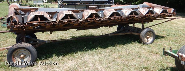 image for item LP9431 Allis Chalmers 830N  corn head