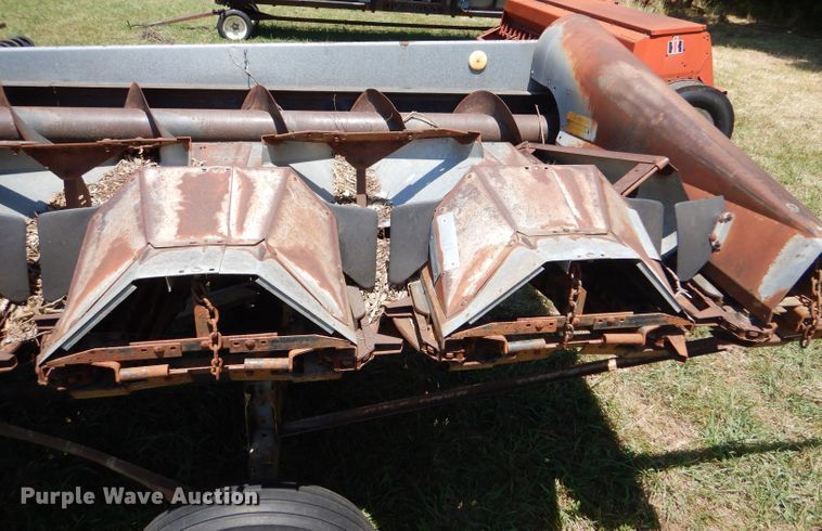 image for item LP9431 Allis Chalmers 830N  corn head