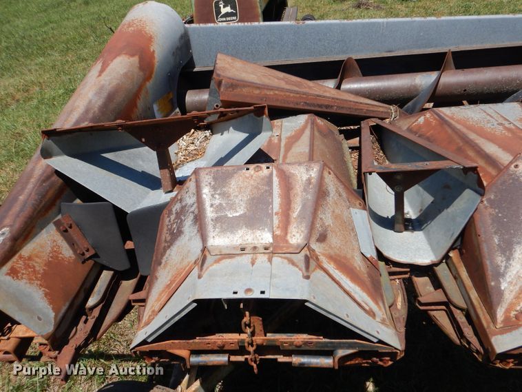 image for item LP9431 Allis Chalmers 830N  corn head