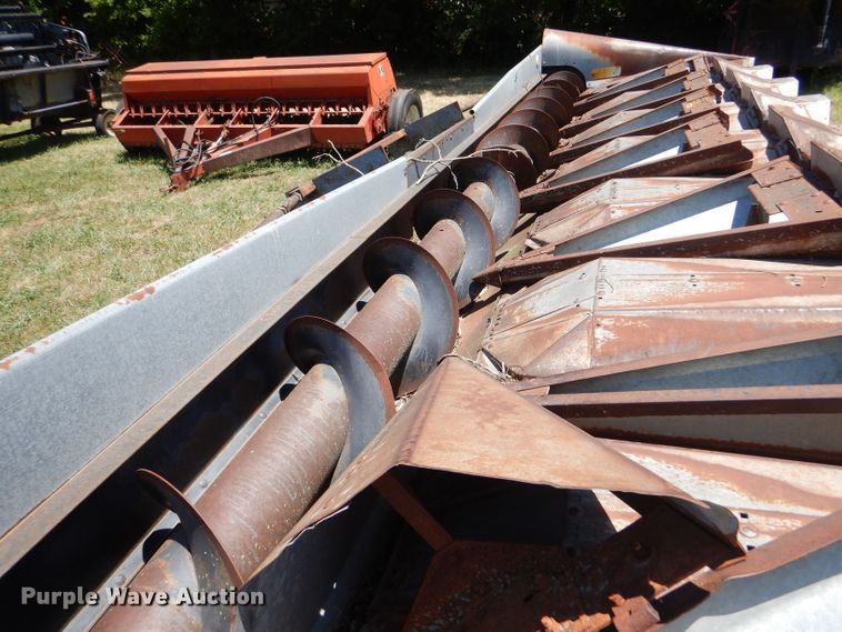 image for item LP9431 Allis Chalmers 830N  corn head