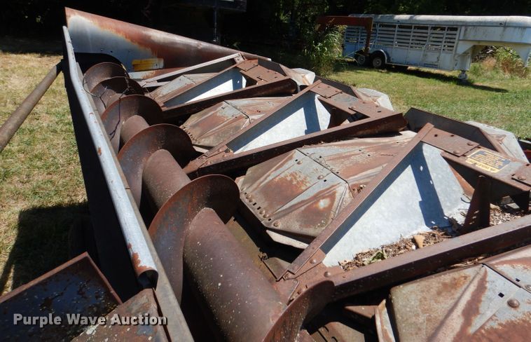 image for item LP9431 Allis Chalmers 830N  corn head