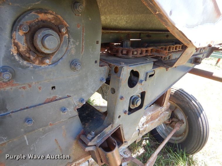 image for item LP9431 Allis Chalmers 830N  corn head